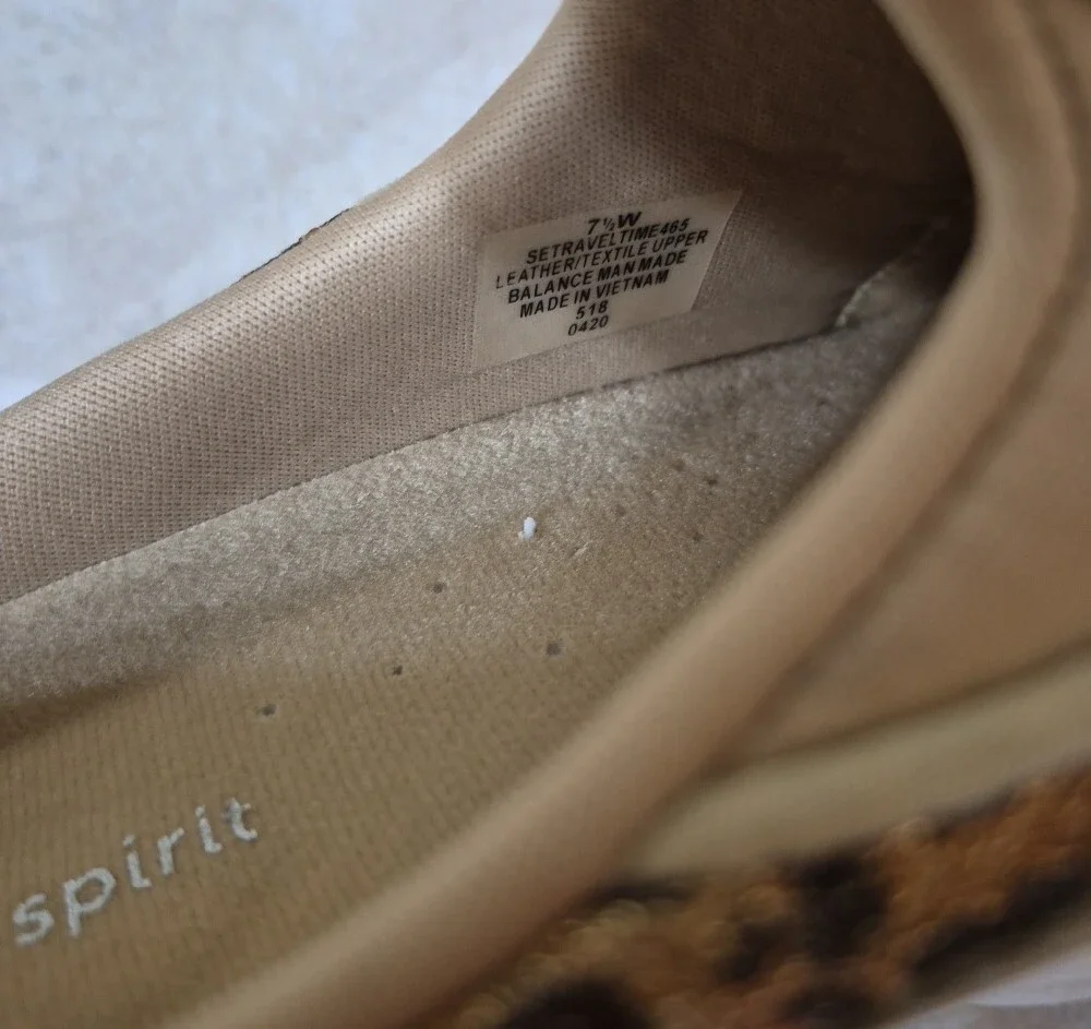Easy Spirit Traveltime Leopard Print Comfort Fashion Sneakers - Gold 7.5W